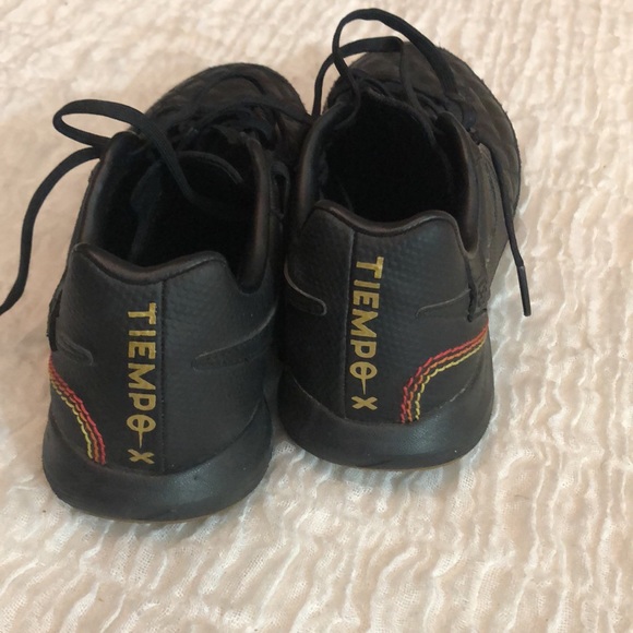 Nike Tiempo x indoor soccer shoes - Picture 3 of 7